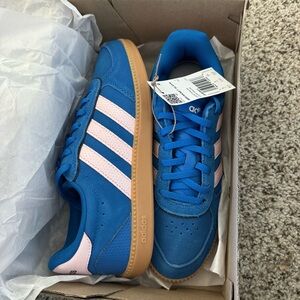 NWT Adidas Breaknet Suede blue and pink trainers, Size women’s 6.5